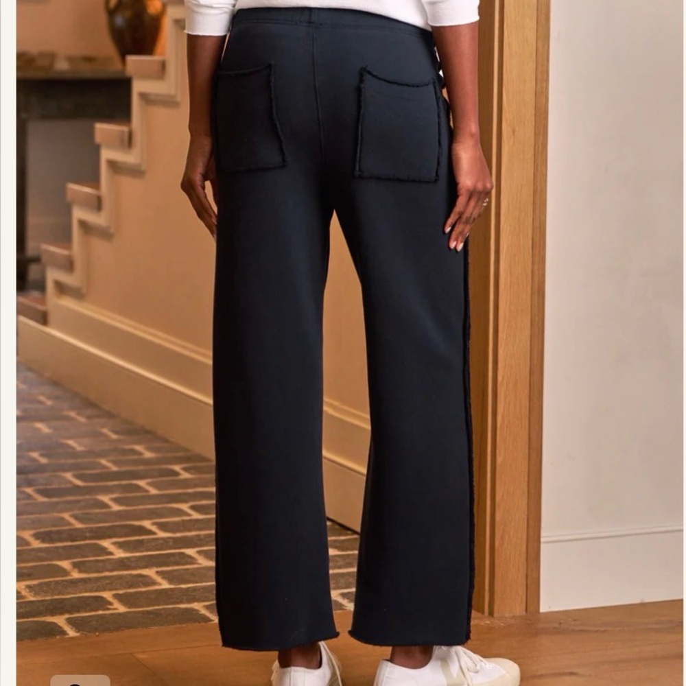 Frank & Eileen Black Cotton Garment